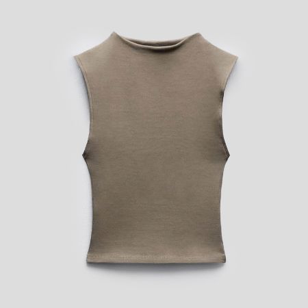 تصویر از تاپ یقه لاین زارا