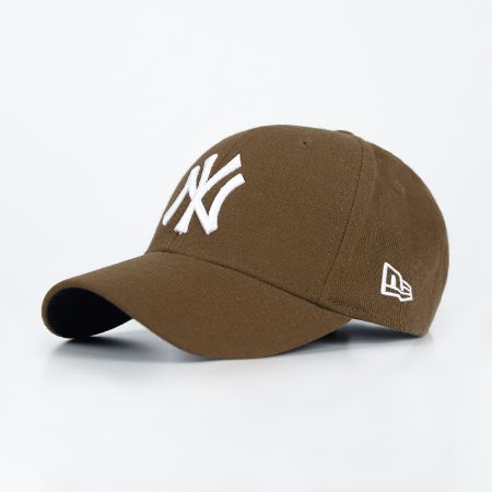 تصویر از کلاه کپ چاکلت ان وای