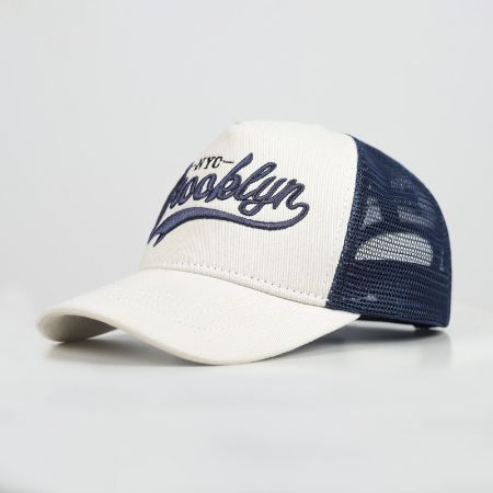تصویر از کلاه کپ تراکر بروکلین